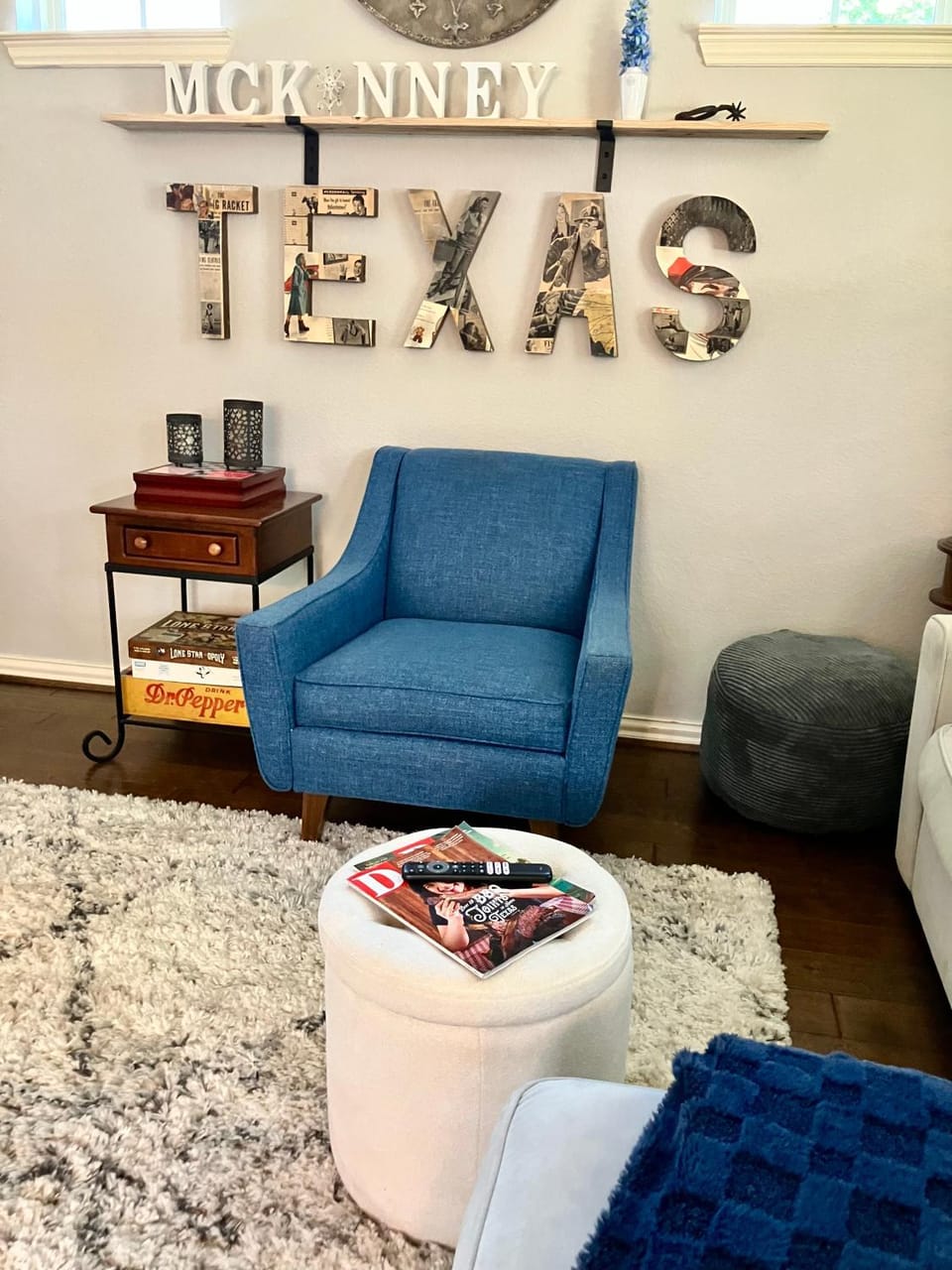 Living room, Seating area