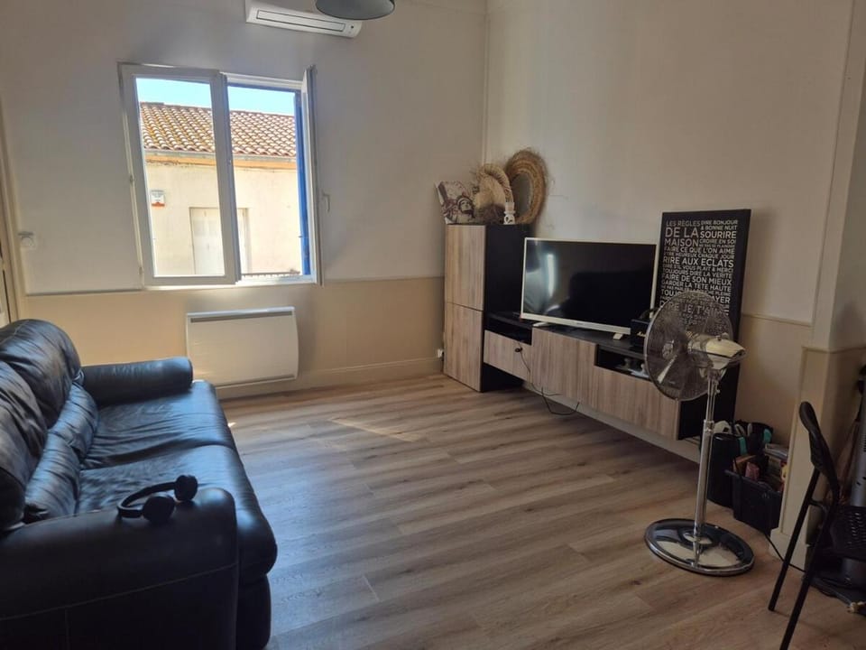 Bel appart rénové centre village Apartment in Palavas-les-Flots
