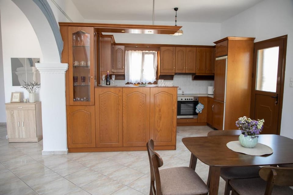 Debbie's Holiday Home with sunset House in Decentralized Administration of the Aegean