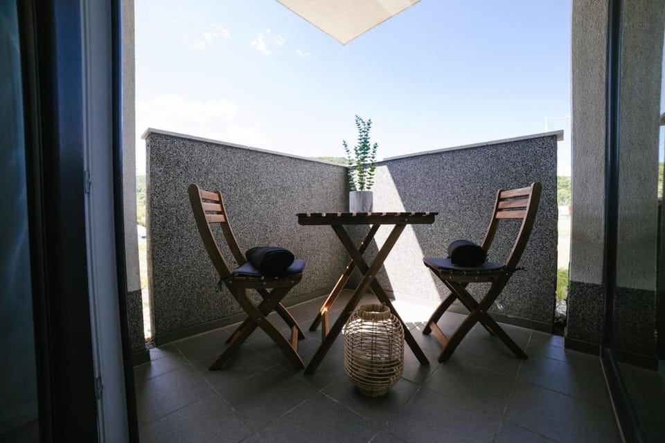 Patio, Day, View (from property/room), Balcony/Terrace, Dining area