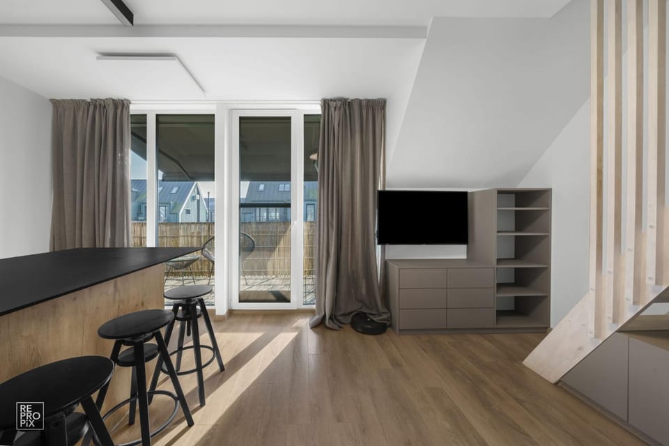 Communal lounge/ TV room, TV and multimedia, Living room