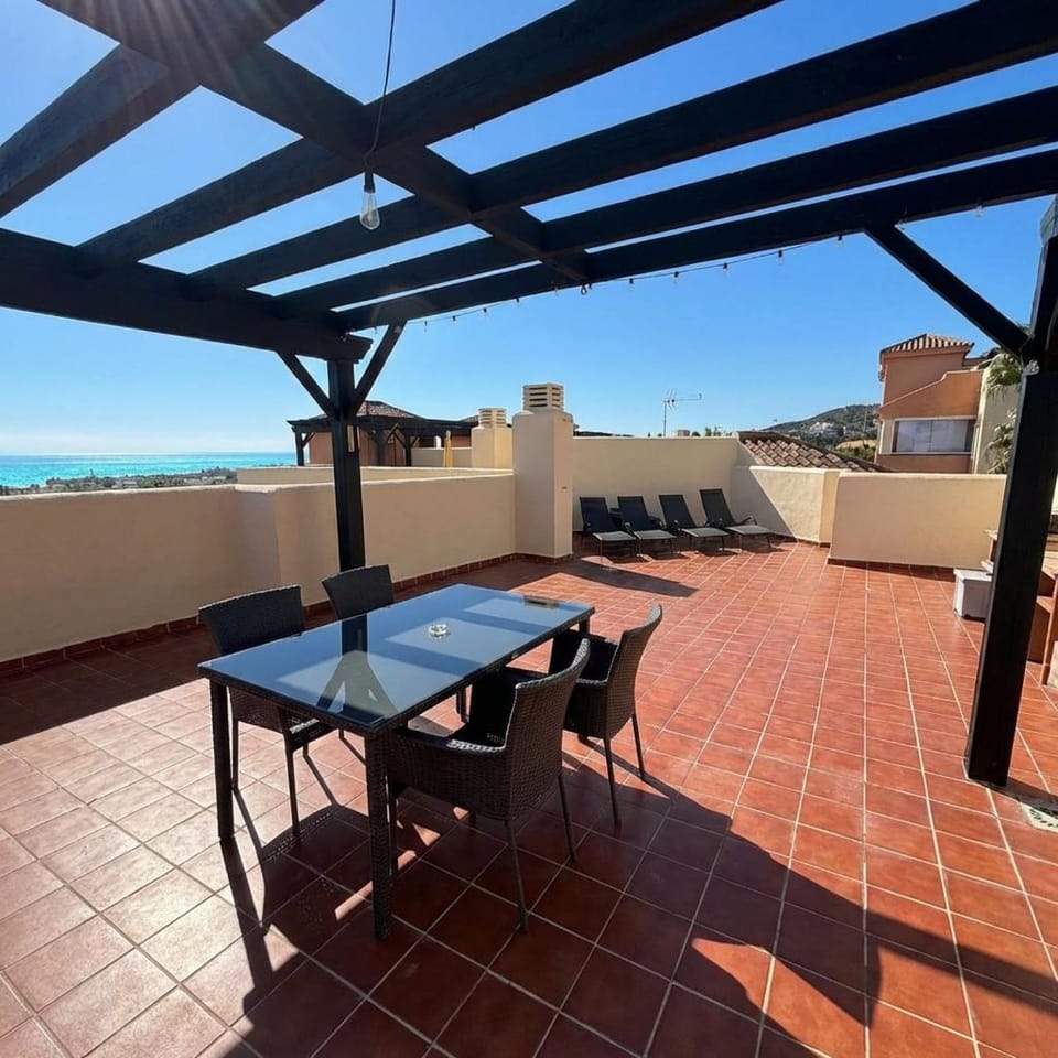 Casa Ricardo Penthouse Apartment in Sitio de Calahonda