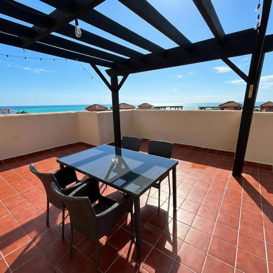 Casa Ricardo Penthouse Apartment in Sitio de Calahonda