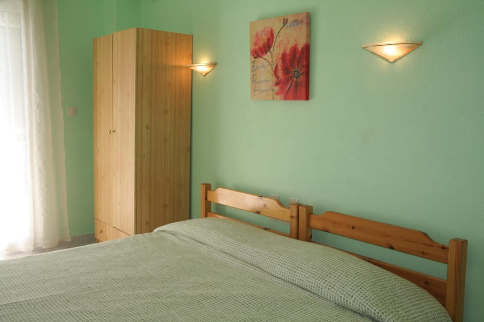 Bed, Photo of the whole room