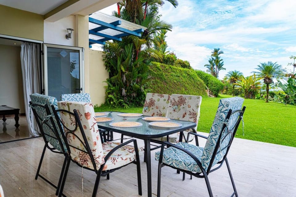 Spring, Garden, Garden, Balcony/Terrace, Balcony/Terrace, Seating area, Garden view