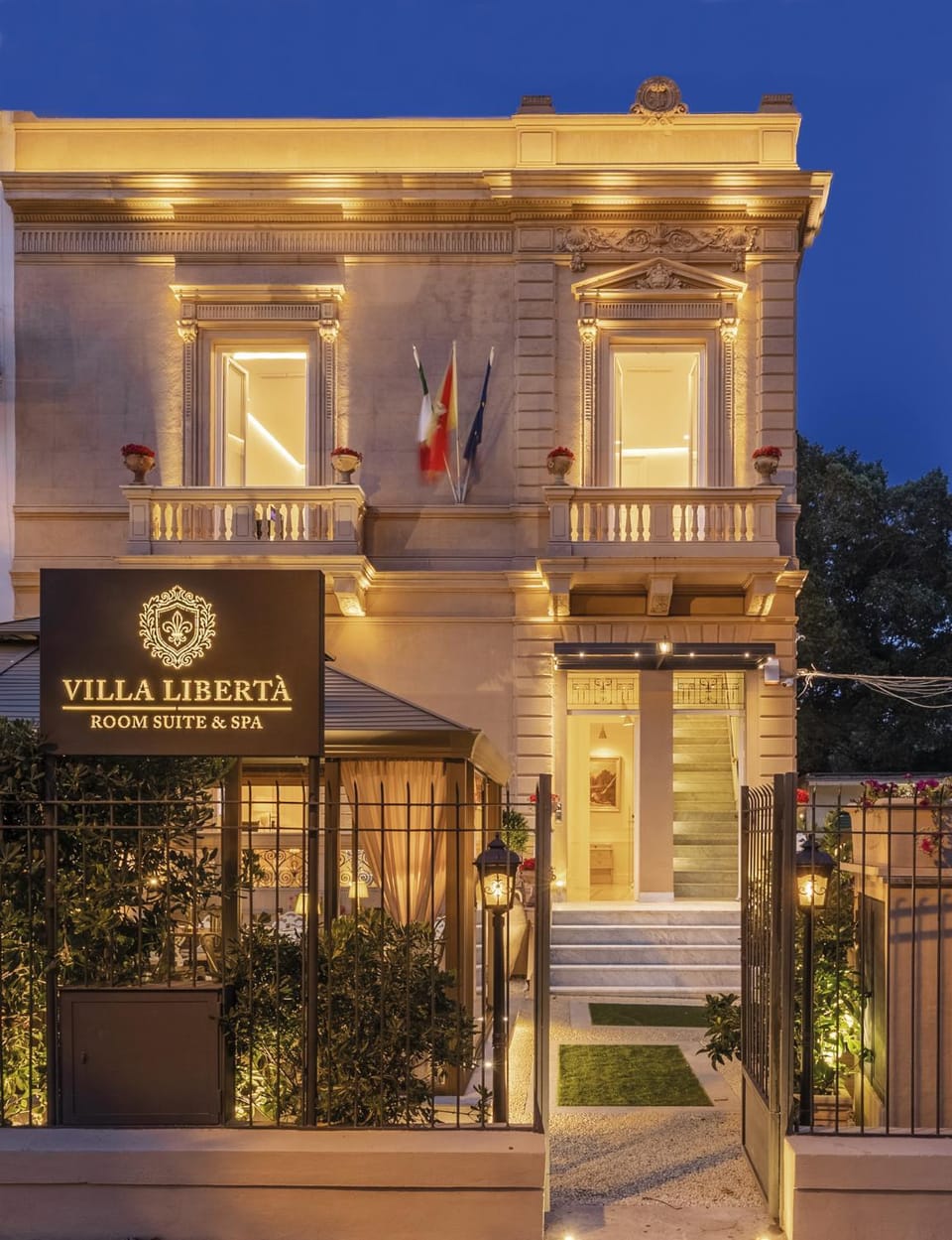 Facade/entrance
