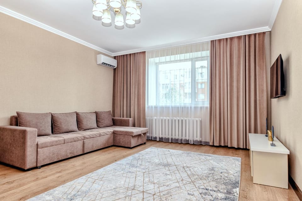 TV and multimedia, Living room, Seating area, internet, air conditioner