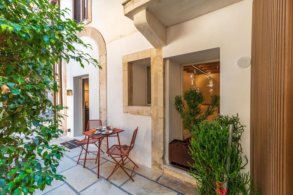 Patio, Garden view