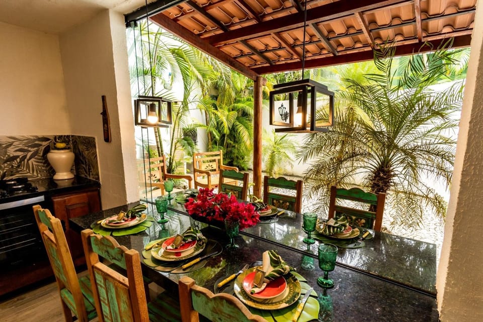 Dining area, Food