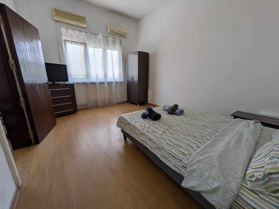 Bedroom, wardrobe, air conditioner