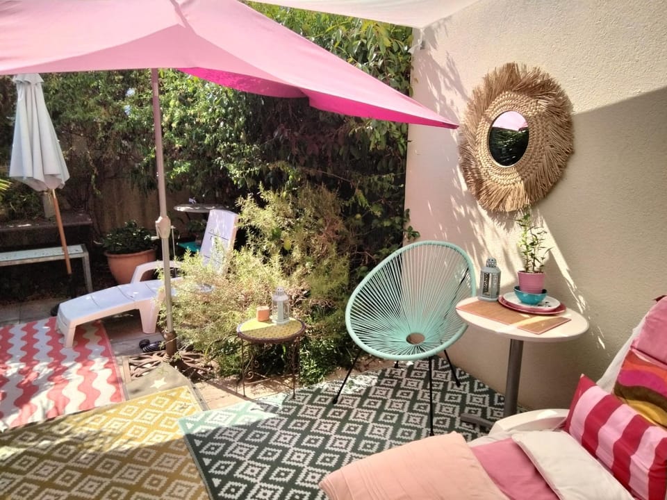 Near Croisette atypic studio garden pool Apartment in Cannes