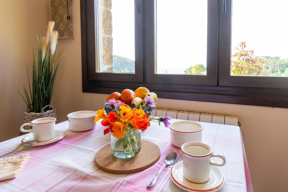 Coffee/tea facilities, Dining area