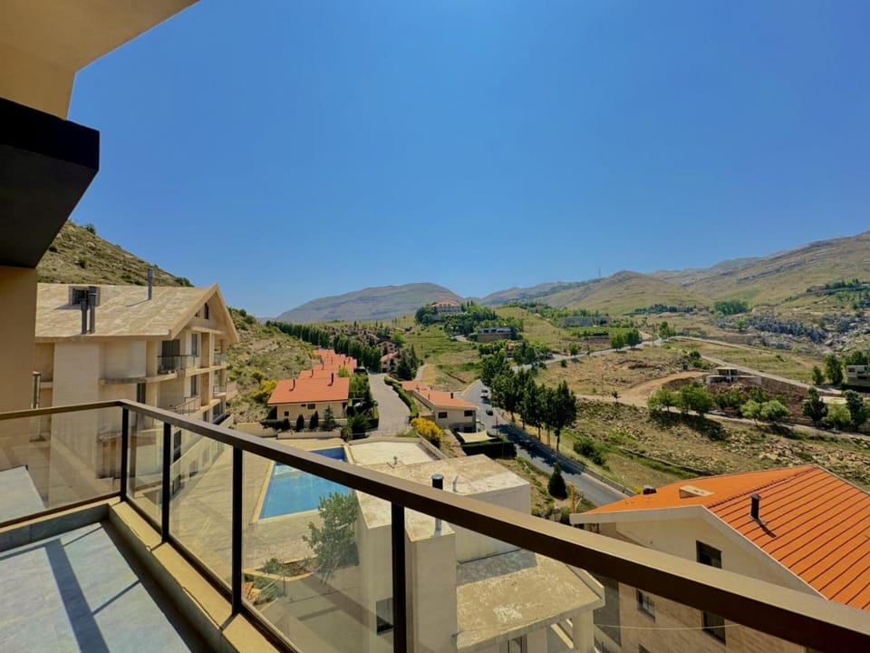 Sierra Faqra Duplex 3BR w Balcony Apartment in Africa