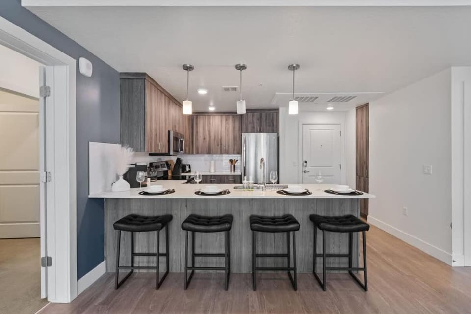 Unique SLC Getaway 2-Bed, 2-Bath with Fire Pit Apartment in Salt Lake City