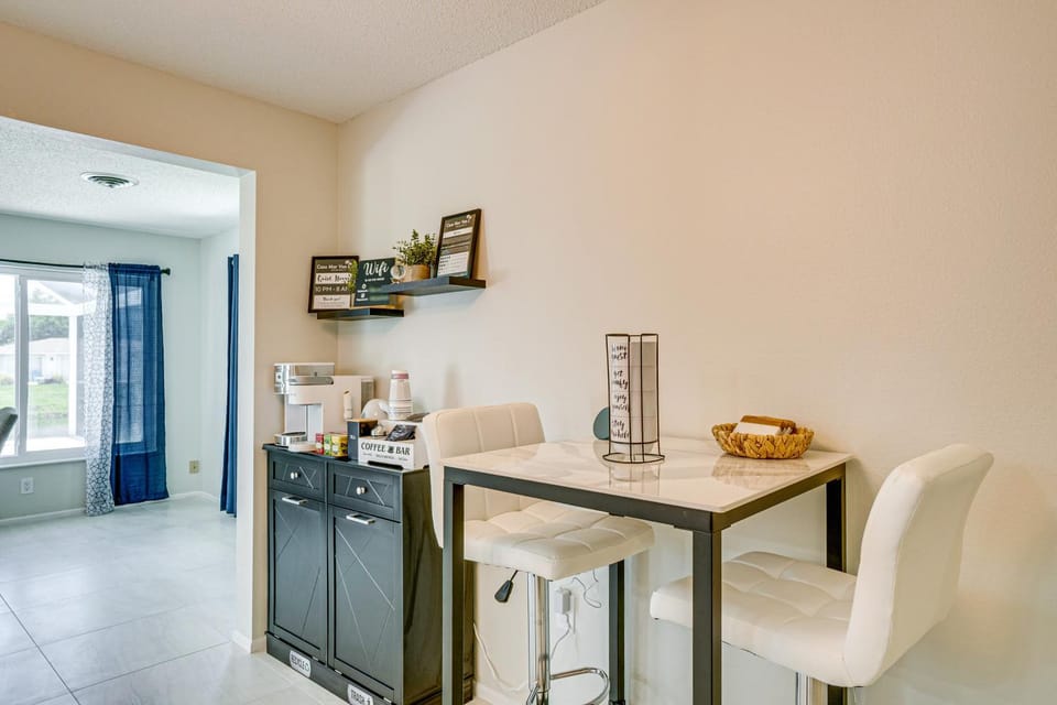 Coffee/tea facilities, Food and drinks