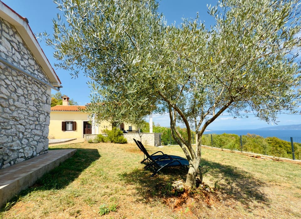 Garden view, Sea view