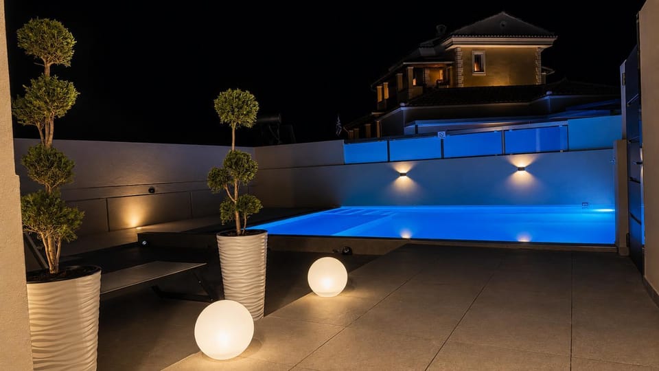 Night, Pool view, Swimming pool, sunbed