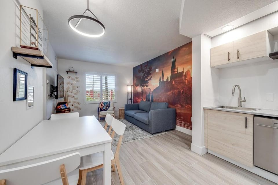 Harry Potter Suite near Epic & Universal Apartment in Orlando