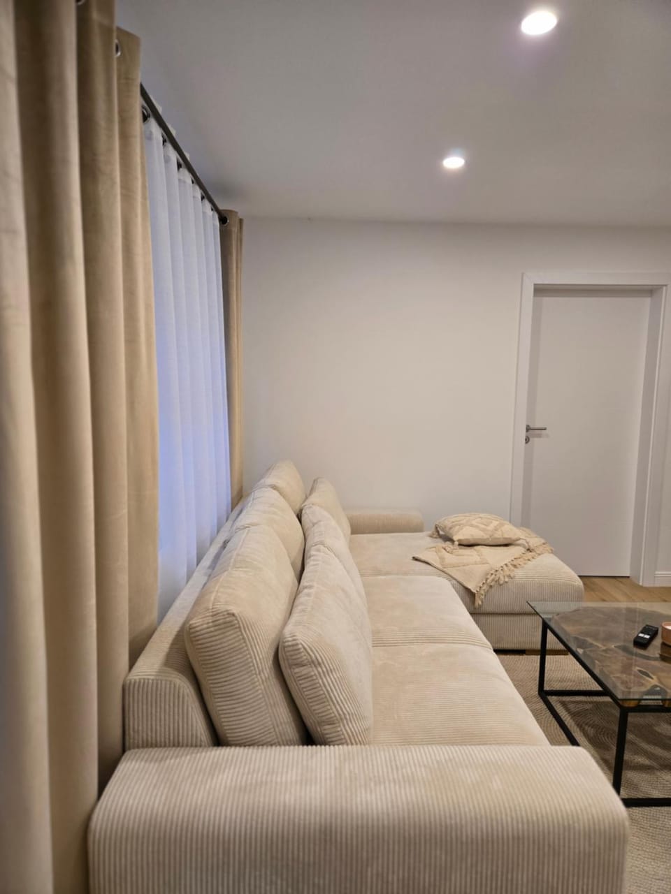 Bed, Living room