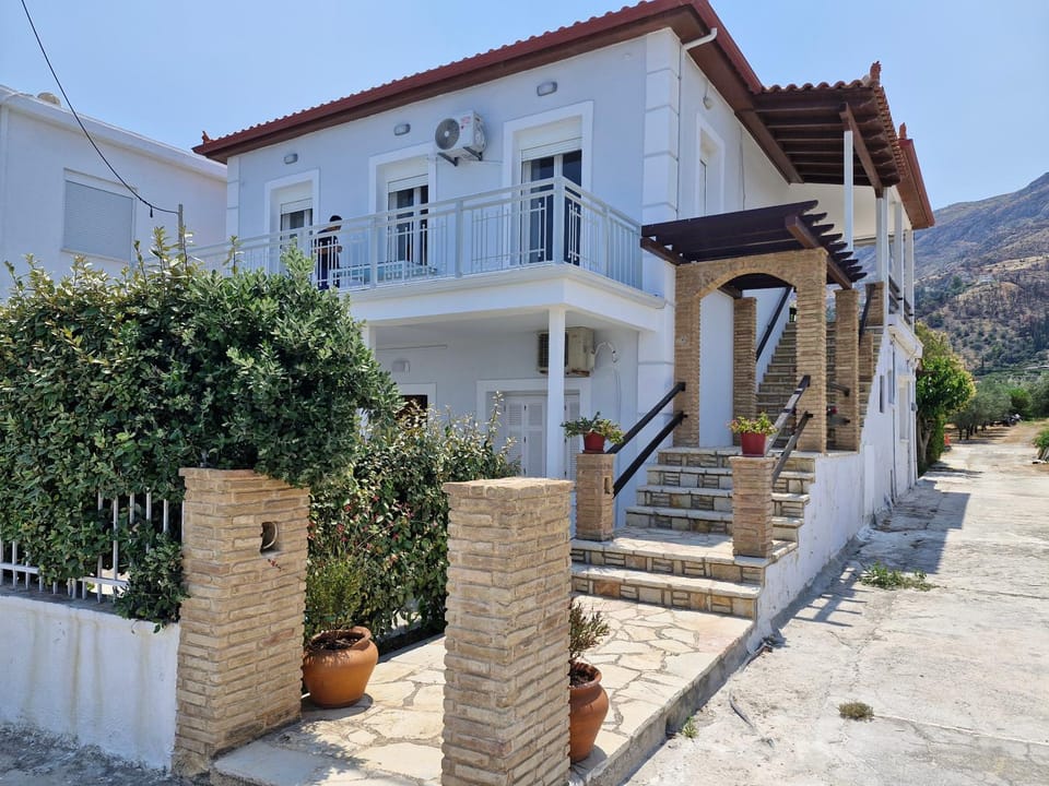 Property building, Day