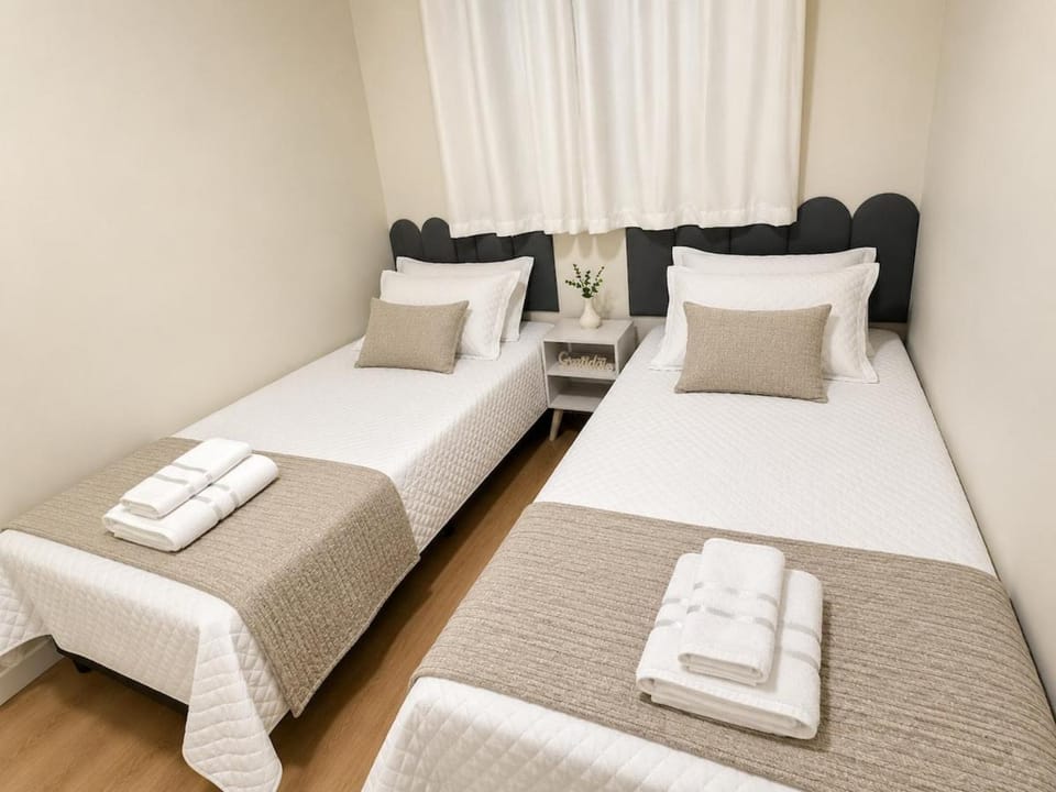 Apê Preferido | 2 quartos, ar, vaga e portaria Apartment in State of Paraná