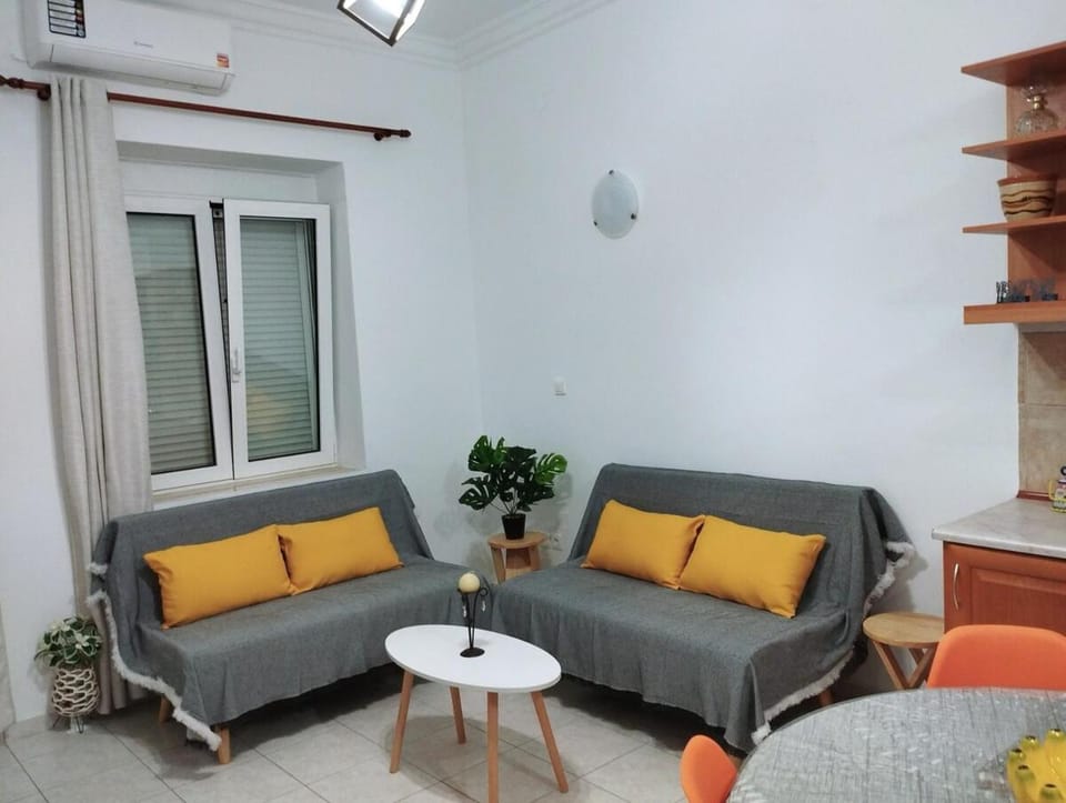 Living room, air conditioner, air conditioner