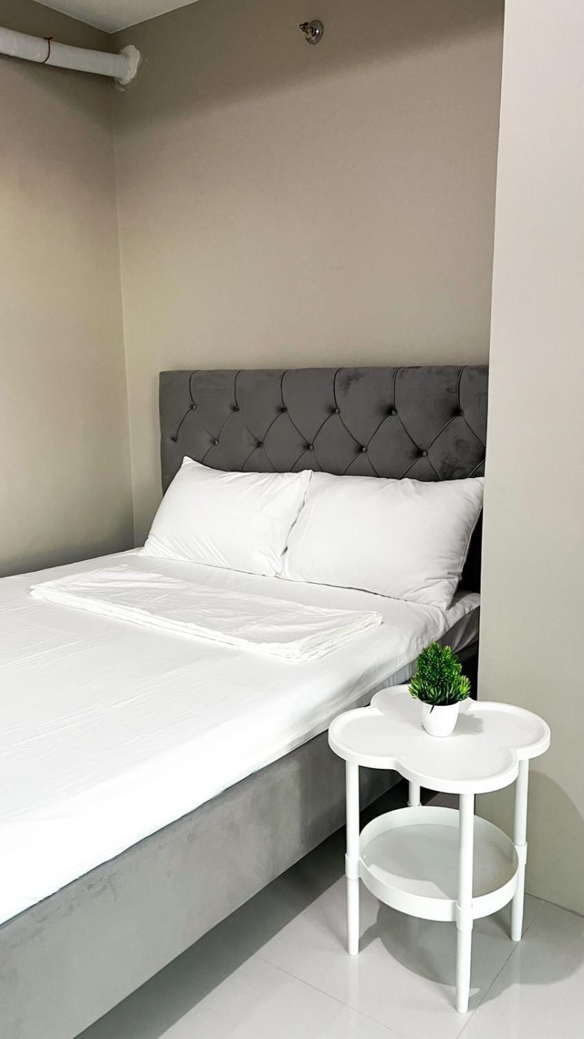 Symphony Tower Quezon City 44sqm - Full glass view Apartment in Quezon City