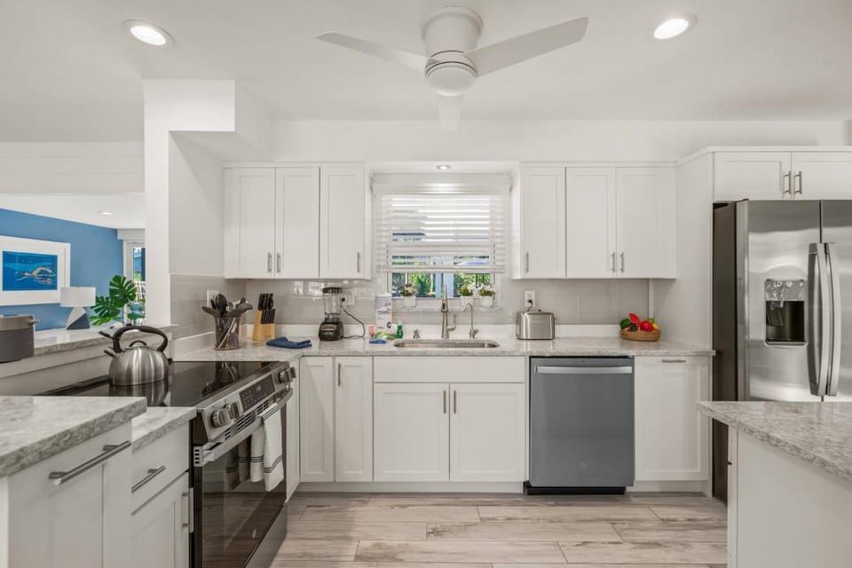 Dockside Getaway on Avenida House in Siesta Beach