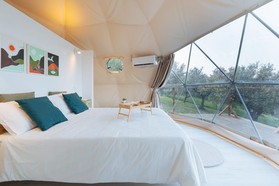 Bed, Photo of the whole room, Bedroom, air conditioner