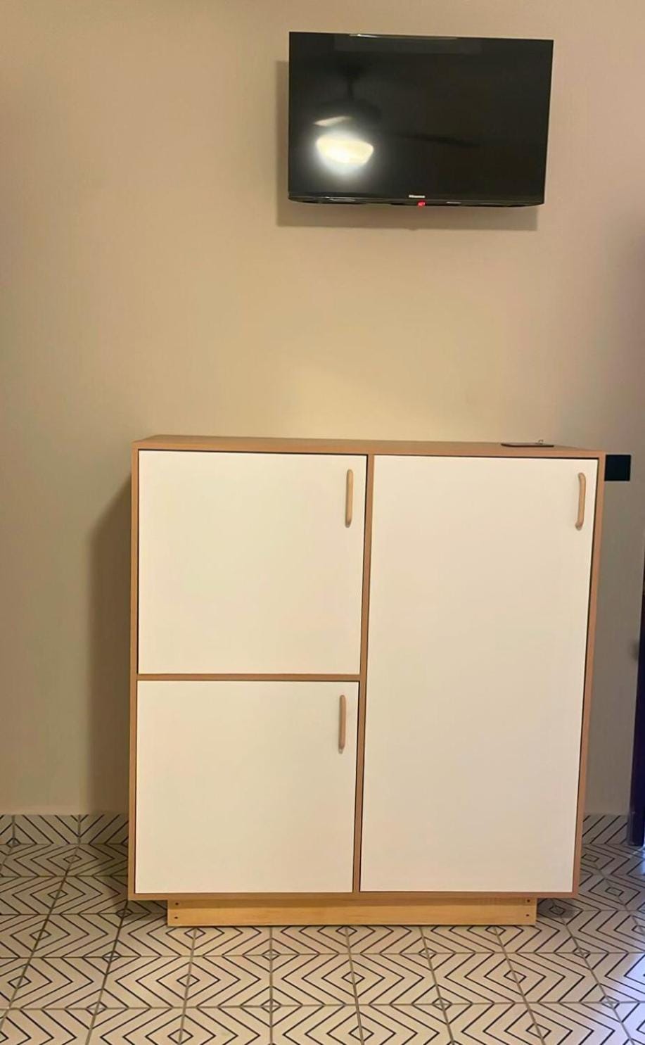 TV and multimedia, wardrobe