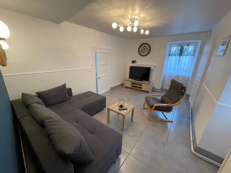 TV and multimedia, Living room, Seating area