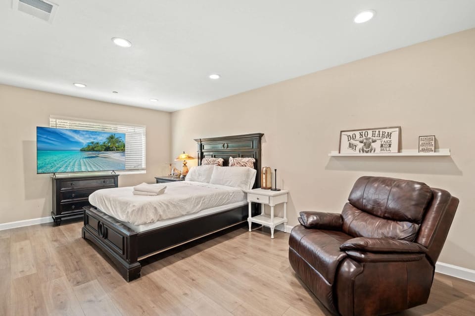 Heartwarming Family Stay 10 Min Walk to Pomona Valley Hospital House in Claremont