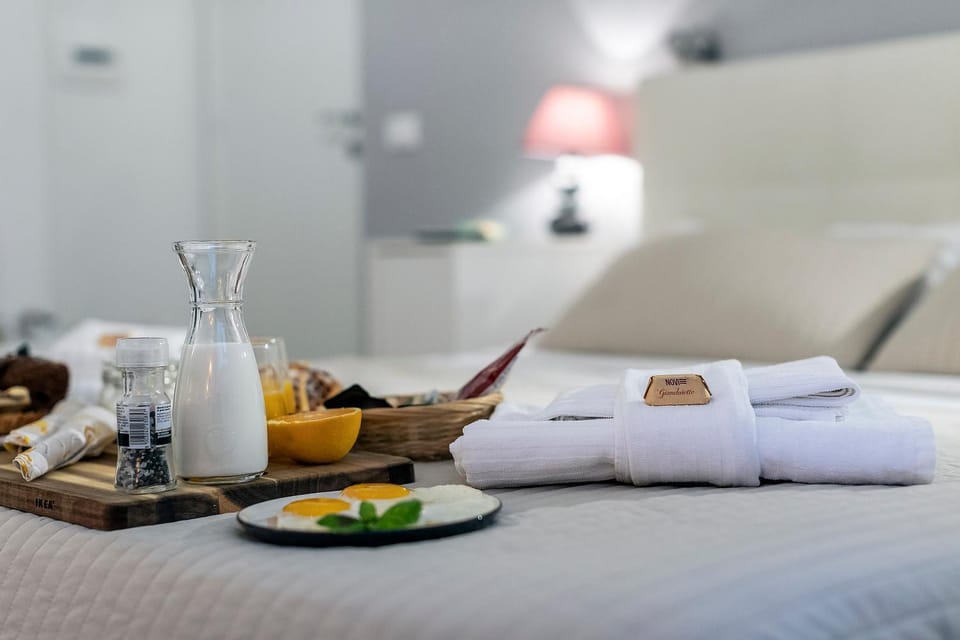Food close-up, Decorative detail, Bedroom, Food