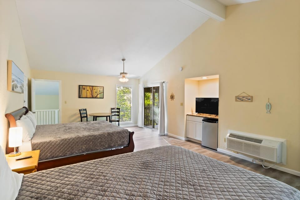 Wooded Lake of the Ozarks Studio with Pool Access Apartment in Lake of the Ozarks