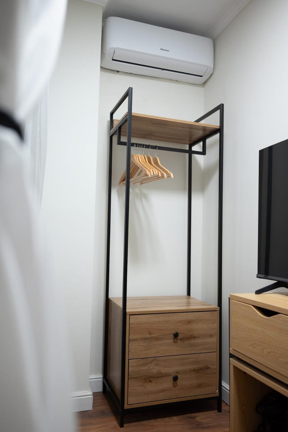Cozy Hideaway Your Urban Escape Apartment in Craiova