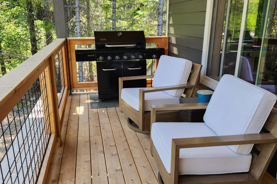 Paintbrush Haven House in Roslyn