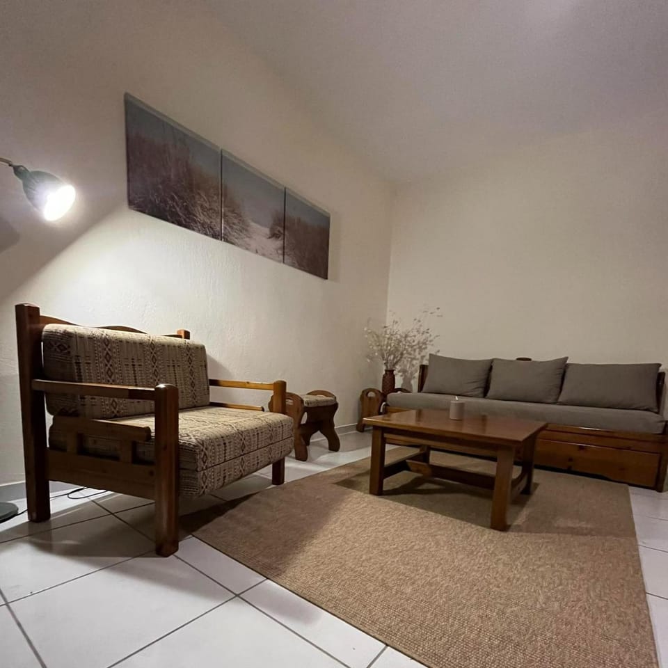 Bed, Living room, Seating area