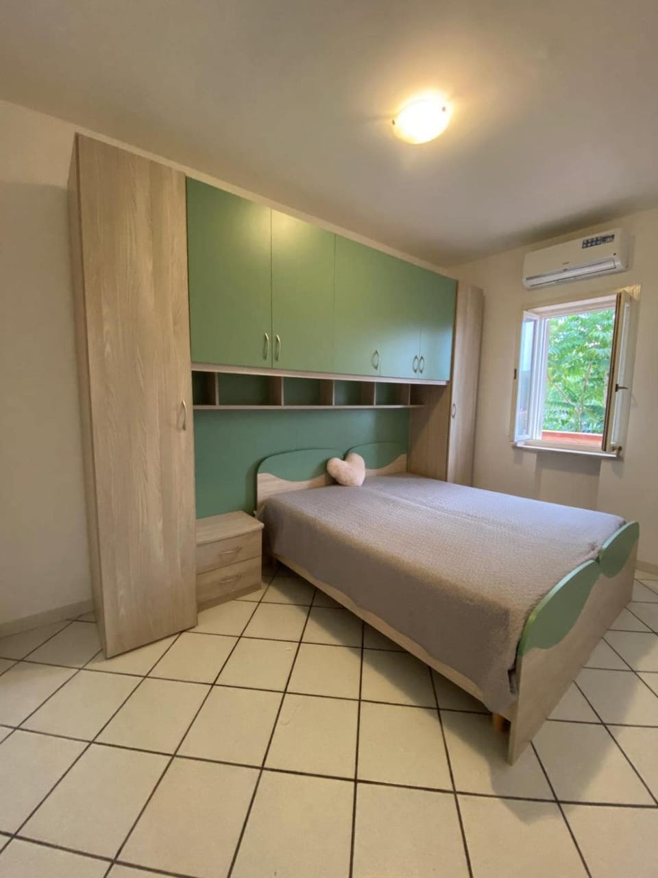 Property building, Bed, Bedroom, wardrobe