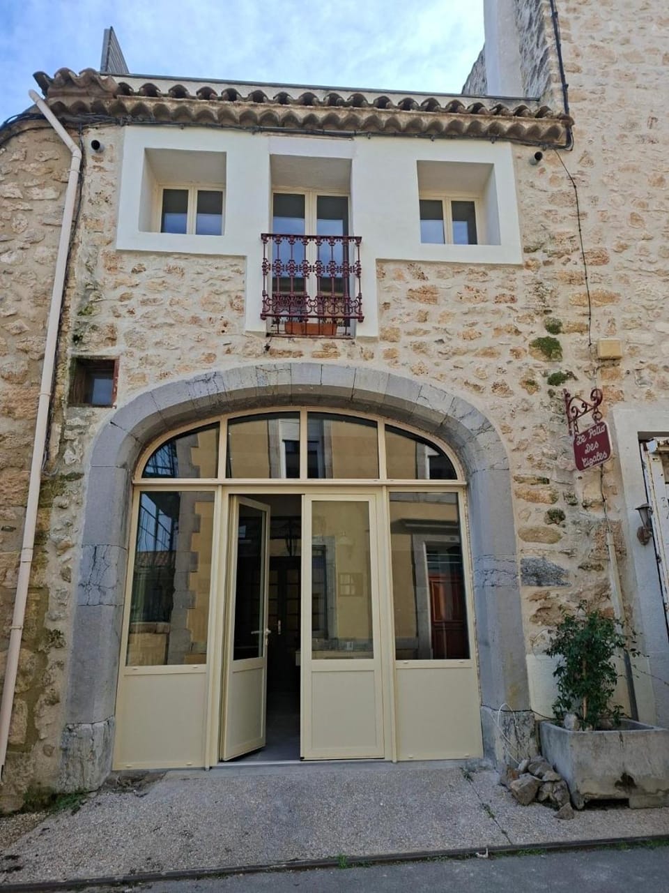 Le Patio Des Cigales Bed and Breakfast in Occitanie