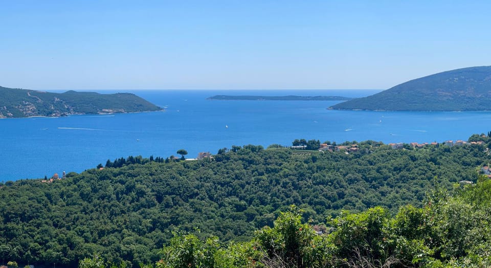 Nearby landmark, Day, Natural landscape, Mountain view, Sea view
