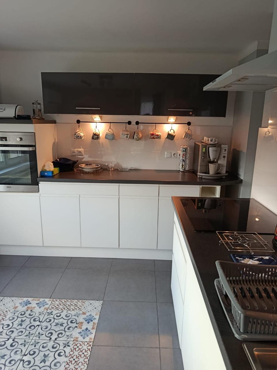 Kitchen or kitchenette, oven