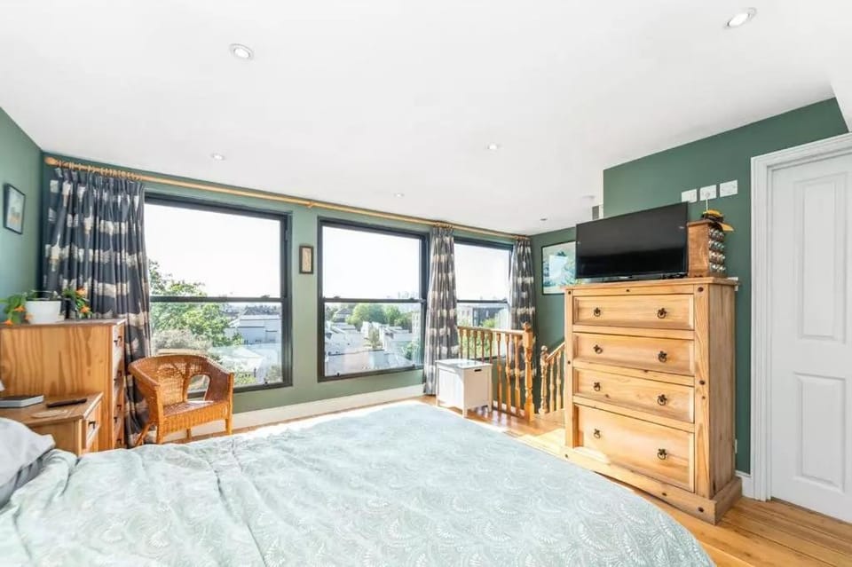 EEJs Luxe 5 Bed Home - Greenwich House in London Borough of Lewisham