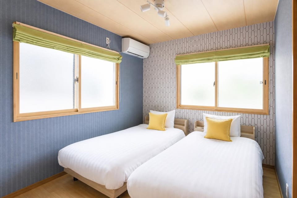 Bedroom, air conditioner