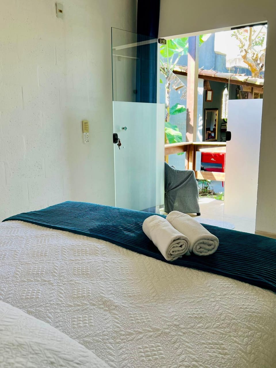 Bed, Photo of the whole room, Bedroom, towels