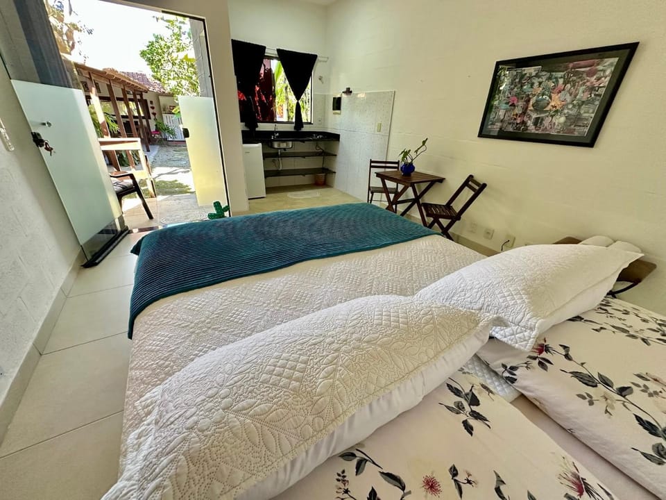 Bed, Living room, Photo of the whole room, Seating area, Bedroom