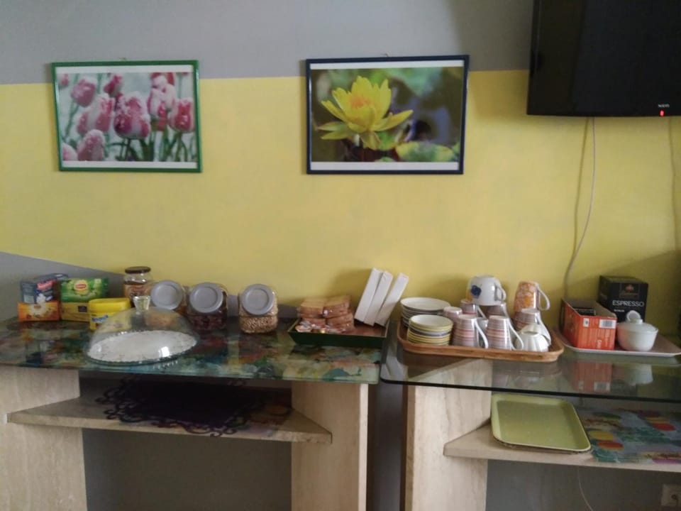 Communal lounge/ TV room, Food and drinks, Communal kitchen