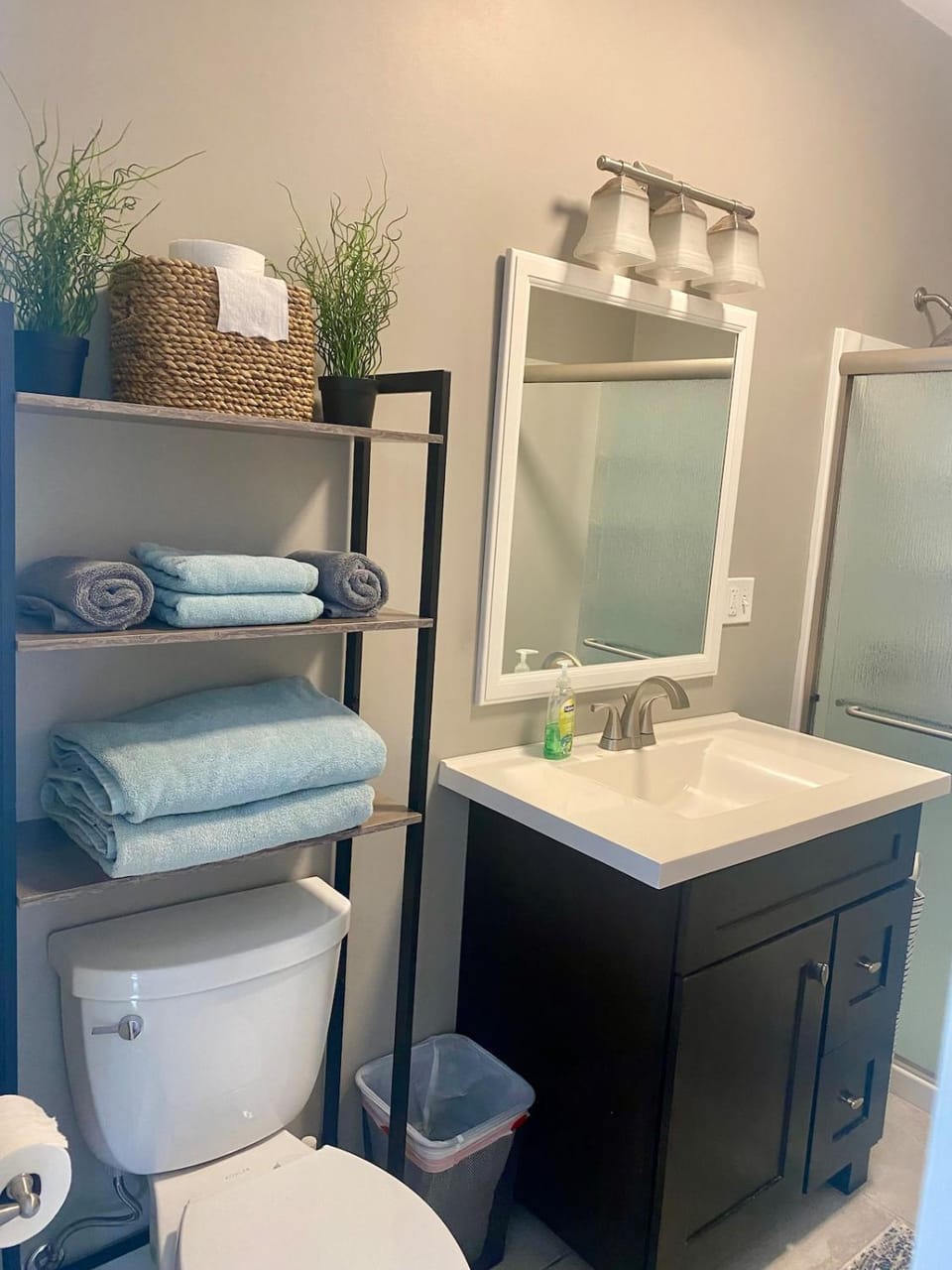 Cozy en suite with high ceilings Apartment in Framingham