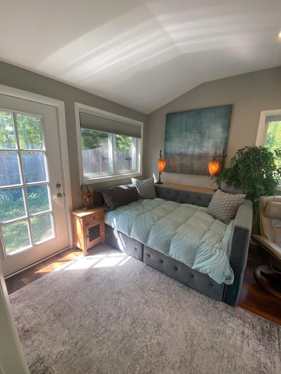 Cozy en suite with high ceilings Apartment in Framingham