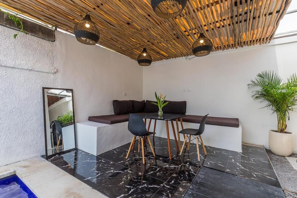 Cozy 2 BR with private pool in Padonan Villa in North Kuta