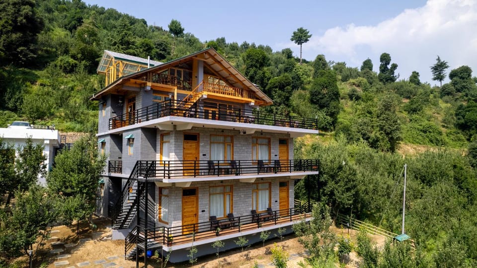 Property building, View (from property/room), Balcony/Terrace, Mountain view